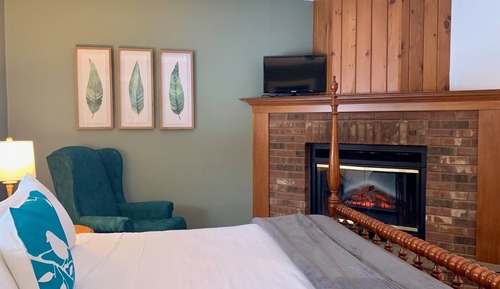 Standard Room, 1 King Bed (Room 5A)