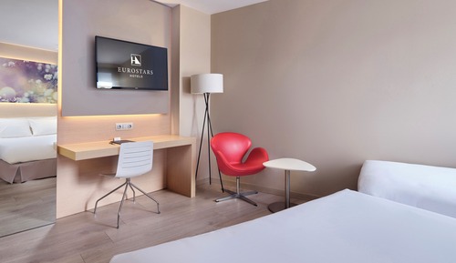 Triple Room (Matrimonial | 2 Pax)