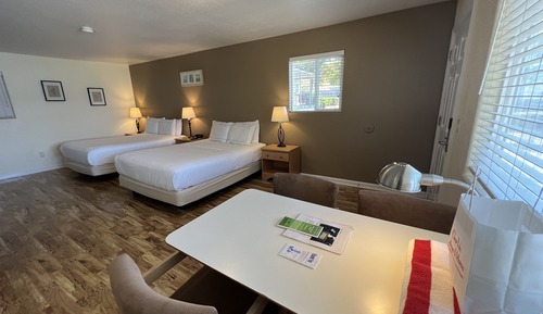 17 Waterfront Cottage Full Kitchen