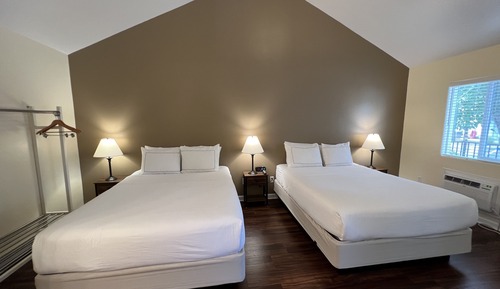 22 Studio Cottage 2 Queen Beds