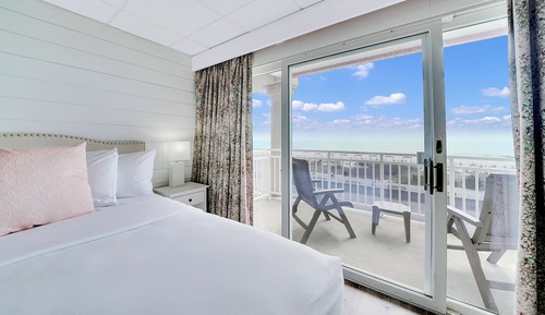 Deluxe King Room (Ocean View)