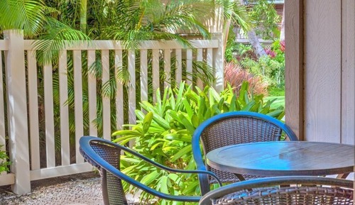 Suite, 1 King Bed, Pool View