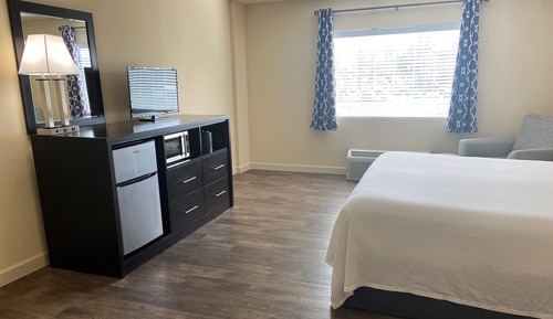 Standard Room, 1 King Bed