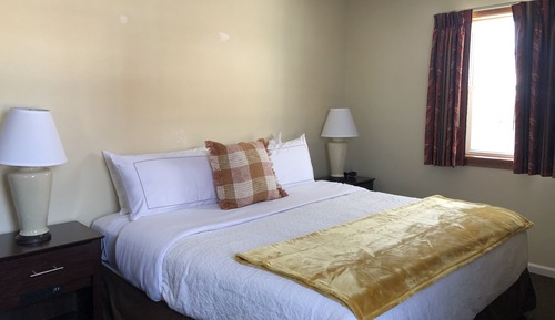 King Corner Suite - 1 King Bed with 1 Sofa bed - No pets allowed