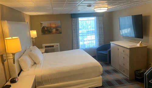 Royal Room, Jetted Tub