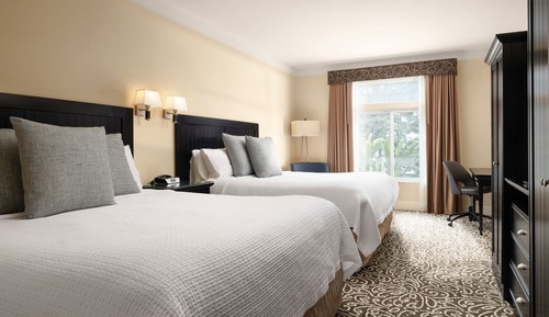 Grand Room, Multiple Beds