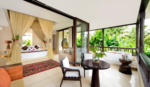 Panoramic Corner Jacuzzi Royal Suite