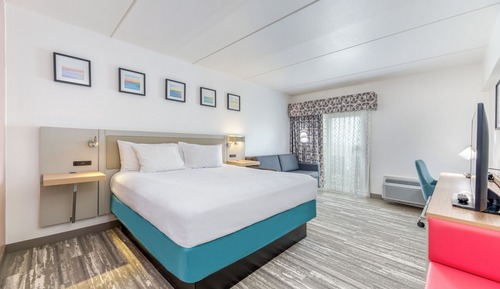 Room, 1 King Bed, Balcony