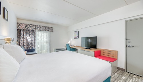 Standard Room, 1 King Bed with Sofa bed, Balcony (Side Ocean View)