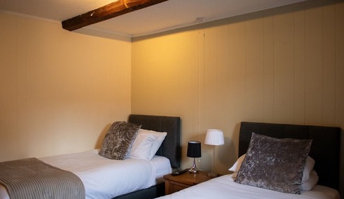 Standard Twin Room, Ensuite