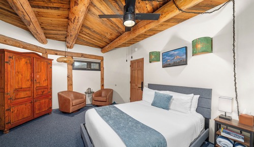 Standard Queen Suite