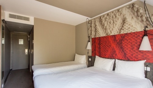 Room, Multiple Beds
