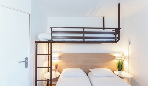 Triple Room, Multiple Beds