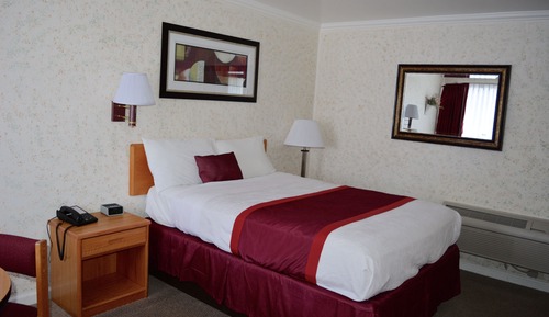 Standard Room, 1 Queen Bed