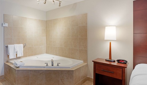 Suite, 1 King Bed, Non Smoking, Jetted Tub