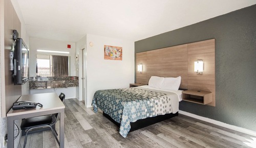 Standard Room, 1 King Bed, Non Smoking