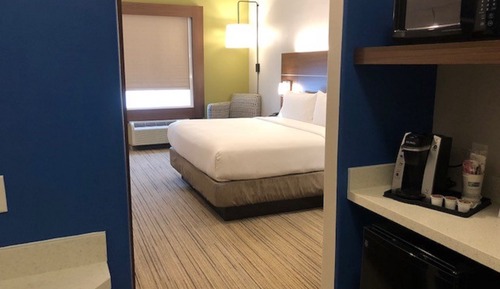 Standard Room, 1 King Bed