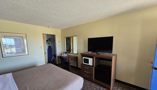 Standard Single Room, 1 King Bed, Non Smoking