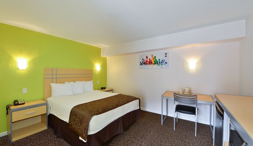 Standard Room, 1 Queen Bed