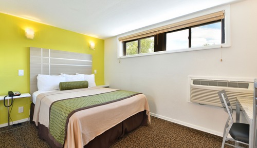 Standard Room, 1 Queen Bed, Accessible