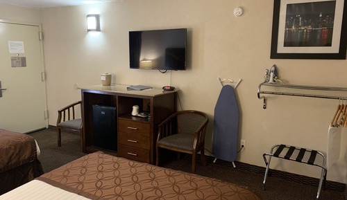 Room, 2 Queen Beds, Accessible, Non Smoking (Roll-In Shower)