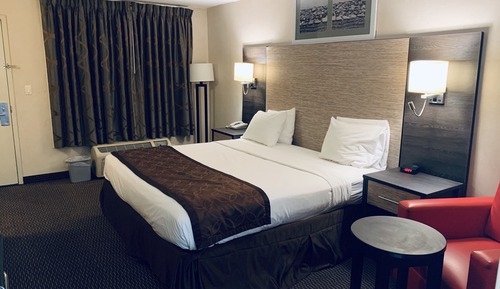 Standard Room, 1 King Bed