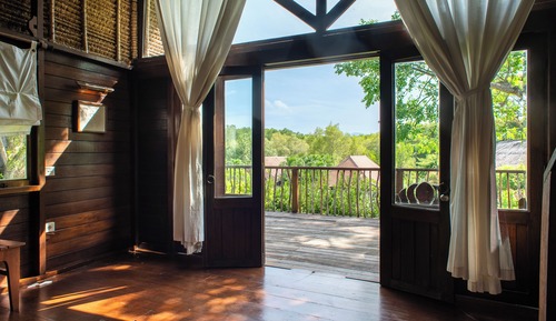 Lumbung Suite