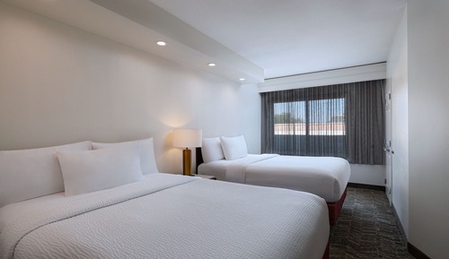 Suite, Multiple Beds, Hearing Accessible (Roll-in Shower)
