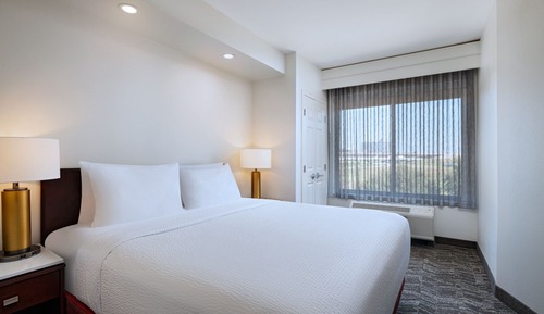 Suite, Multiple Beds, Hearing Accessible (Roll-in Shower)