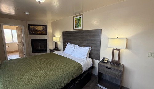 Standard Room, 1 King Bed, Jetted Tub