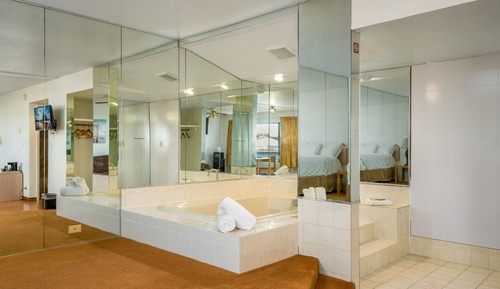 Standard Room - Double Queen Beds - No Pets