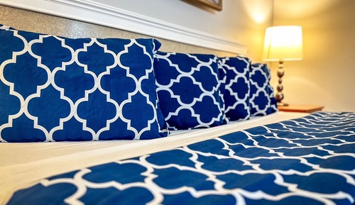 Basic Single Room, 1 King Bed, Non Smoking