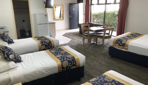 Family Suite, Jetted Tub