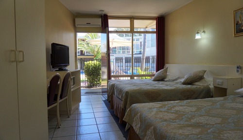 Family Room, Multiple Beds