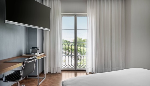 Superior Room, 1 King Bed