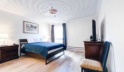 Standard Room, 1 Queen Bed