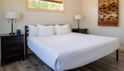 Deluxe Cabin, 1 King Bed, Kitchenette, River View