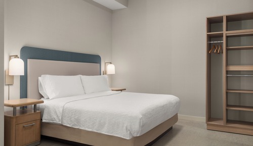 Studio Suite, 1 King Bed with Sofa bed, Accessible, Non Smoking