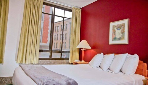 Superior Double Room, Accessible, Ensuite (Downtown View Queen)