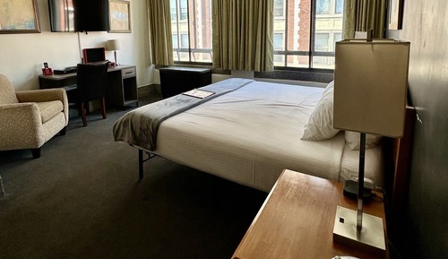 Standard Double Room, Accessible, Ensuite (King DOWNTOWN View)