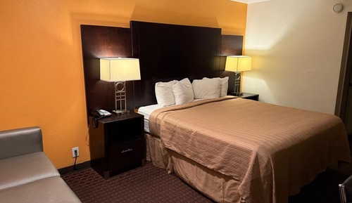 Standard Room, 1 Queen Bed