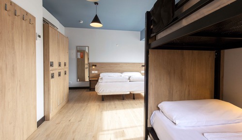 Family Room, Multiple Beds