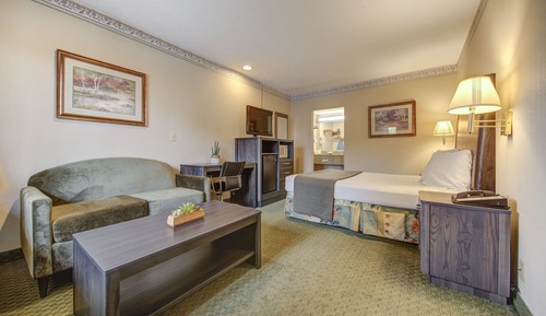 Deluxe Room, 1 Queen Bed (with Sofa)