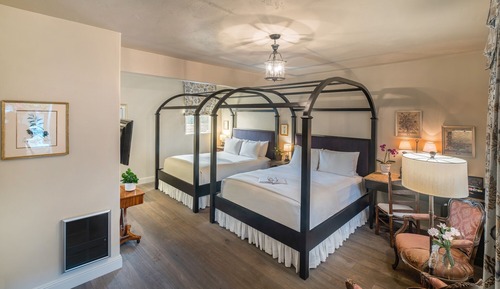 Standard Room, 2 Queen Beds, Courtyard View
