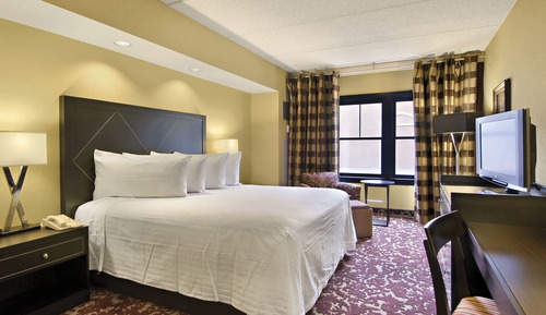 Deluxe Room, 1 King Bed, Smoking