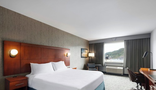 Room, 1 King Bed, Hearing Accessible, Harbor View (Transfer Shower)