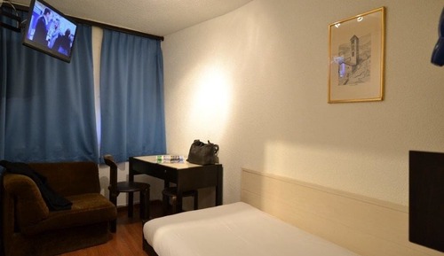 Single Room, Shared Bathroom