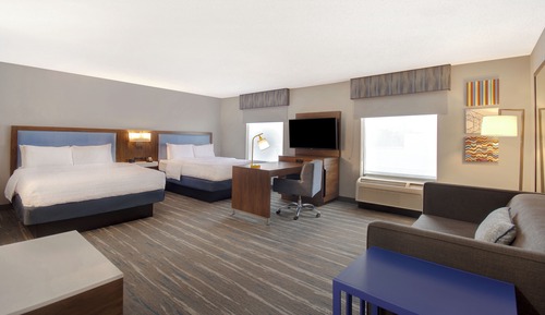 Suite, 2 Queen Beds, Non Smoking