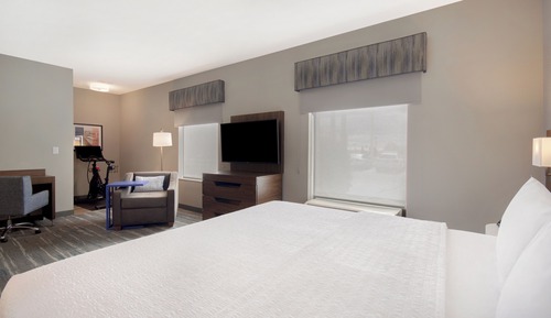 Room, 1 King Bed, Non Smoking (Fitness)