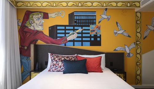 QT Harbourview Gallery King (Bathtub on request only) 